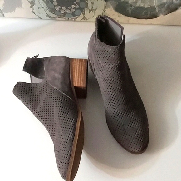 Crown Vintage Shoes - Crown vintage booties rumble 8.5